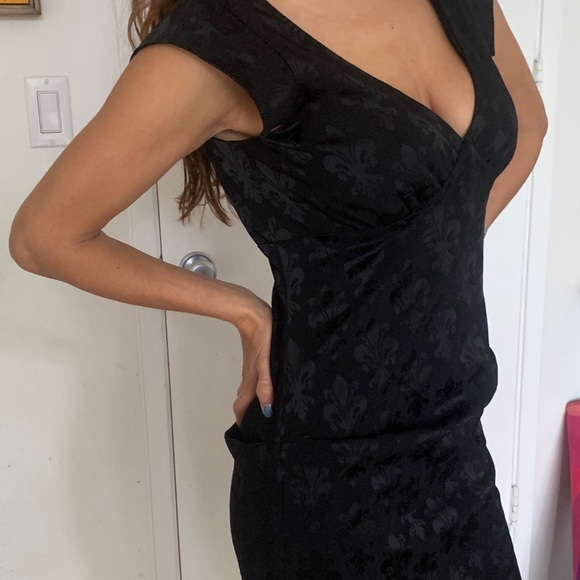 Nicole Miller Black Fleur de Liz Dress size 8 - Picture 6 of 9